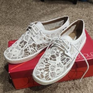 AEROSOLES White Lace Sneakers